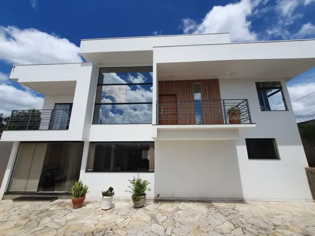 Casa de alto padrão com 433 m² e piscina no Xororó II — foto 2