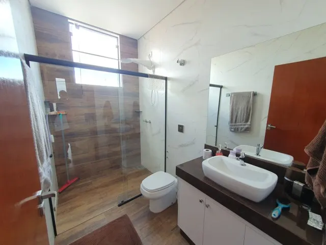 Casa de alto padrão com 433 m² e piscina no Xororó II — foto 22