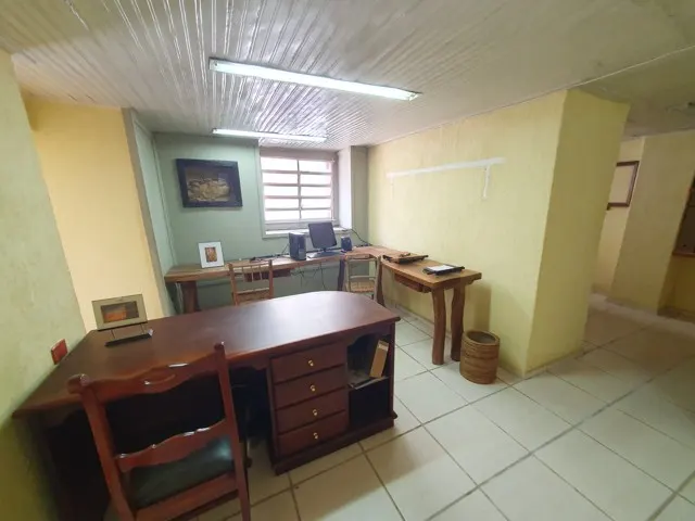 Casarão do século XVIII com cômodo comercial no Centro — foto 39