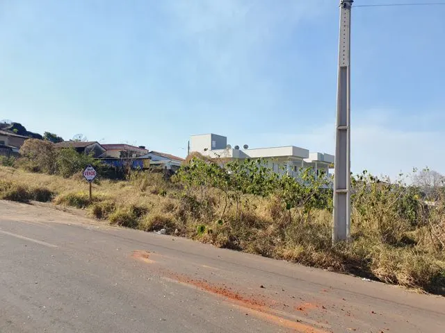 Lote de 346 m² no Chácara do Chá — foto 4
