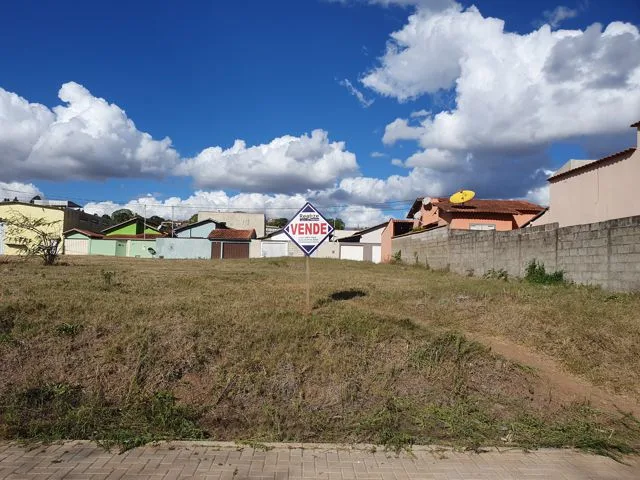Lote plano de 200 m² no São Domingos (lote 150) — foto 1