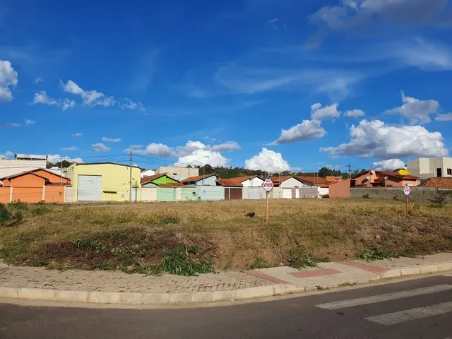 Lote plano de 200 m² no São Domingos (lote 147) — foto 7