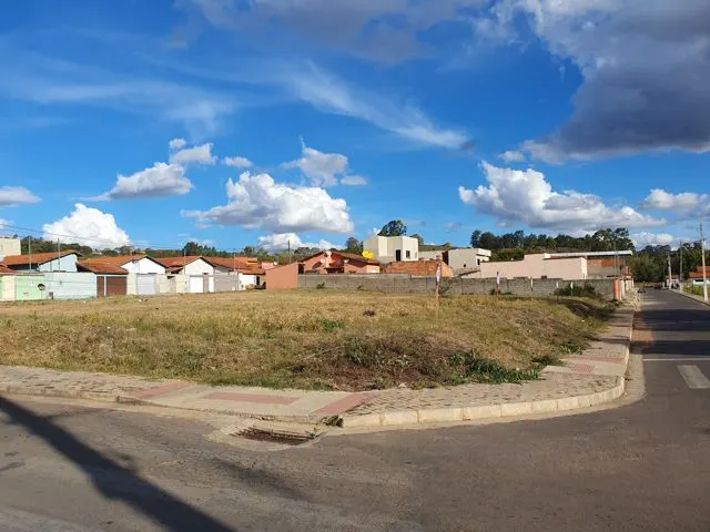 Lote de esquina com 200 m² no São Domingos — foto 7