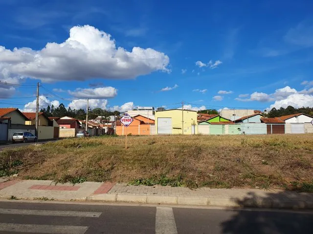 Lote de esquina com 200 m² no São Domingos — foto 1