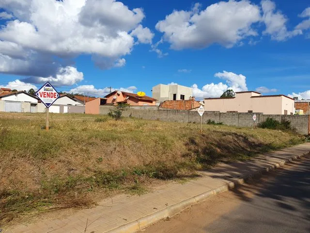 Área de 1.000 m² em esquina comercial no São Domingos — foto 1